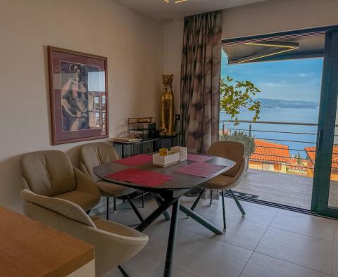 Appartement de qualité supérieure dans un immeuble neuf à Opatija, avec meubles, vue panoramique, garage, ascenseur, piscine, à vendre - pic 12