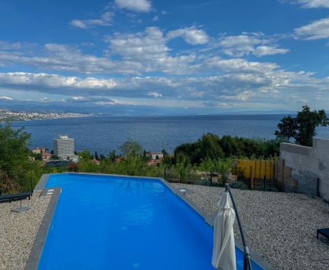 Appartement de qualité supérieure dans un immeuble neuf à Opatija, avec meubles, vue panoramique, garage, ascenseur, piscine, à vendre - pic 18