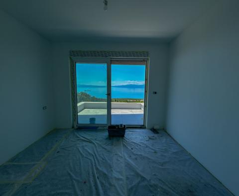 Exclusive villa with swimming pool and garage and panoramic sea view in Kostrena, for sale - pic 22