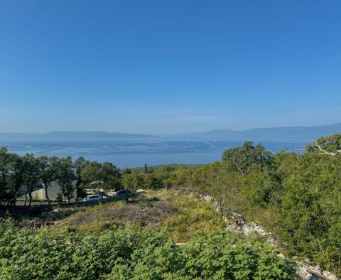 Nová moderní vila s nekonečným bazénem, garáží, zahradou, panoramatickým výhledem na moře v Kostreně, na prodej - pic 10