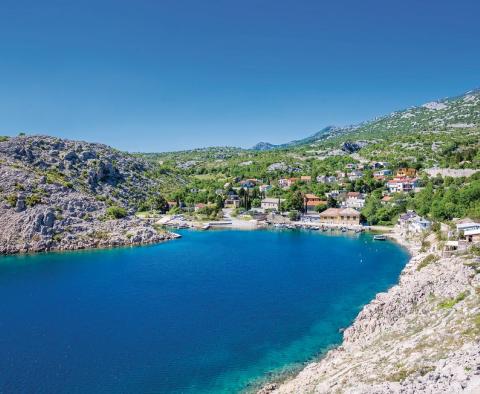 Mehrfamilienhaus direkt am Meer in der Gegend von Senj, zu verkaufen - foto 5