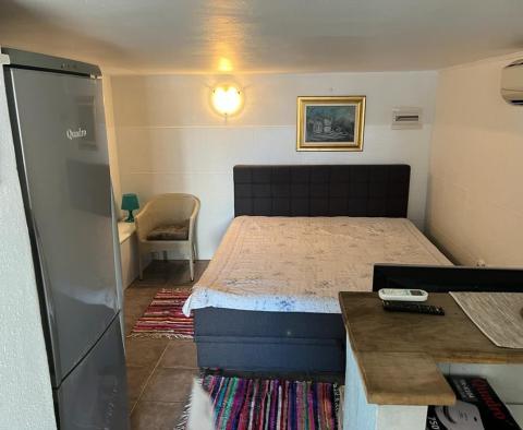 Dům se třemi apartmány v Selce, Crikvenica, na prodej - pic 12