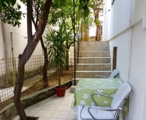 Propriété touristique à Podgora avec 8 appartements, à vendre - pic 11