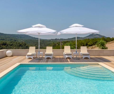 Fantastique domaine 5***** avec terrain de tennis à Hvar, à vendre - pic 9