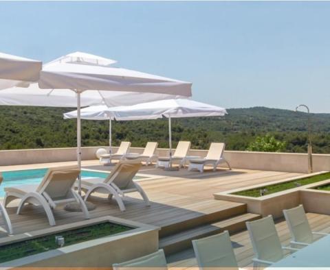 Fantastique domaine 5***** avec terrain de tennis à Hvar, à vendre - pic 47