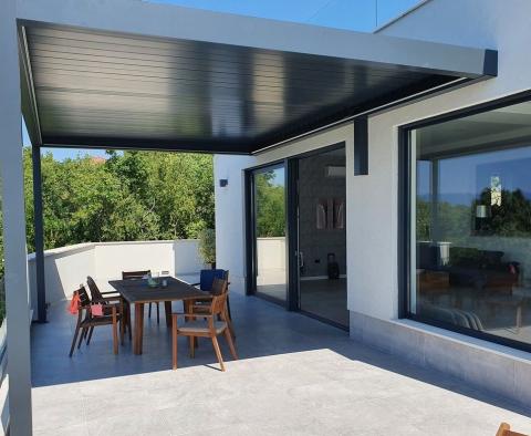 Villa de qualité supérieure avec piscine à Kostrena, avec une vue imprenable sur la mer, à vendre - pic 3