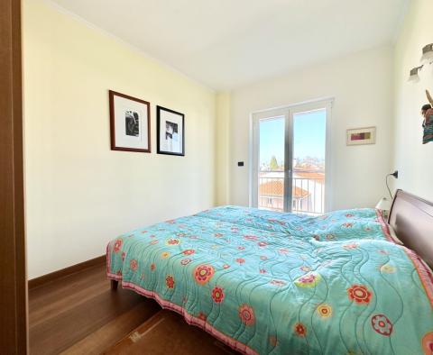 Première rangée de la mer - appartement avec 2 chambres à Umag, à vendre - pic 11