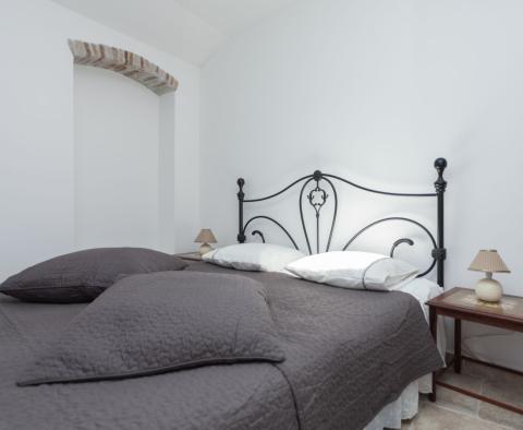 Ideal for renting - furnished apartment in Rovinj Old Town, for sale - pic 11