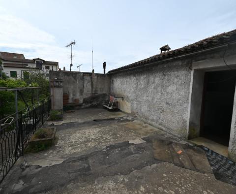  Bâtiment ancien unique dans le centre de Vrsar avec espace de bureau en bord de mer, à vendre ! - pic 34