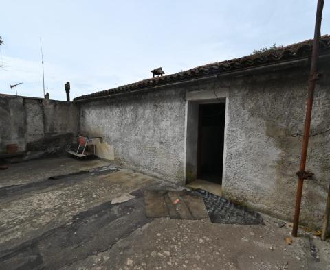  Bâtiment ancien unique dans le centre de Vrsar avec espace de bureau en bord de mer, à vendre ! - pic 36