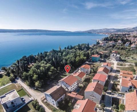 Appartement à Kastela en 1ère ligne de mer à travers la verdure, à vendre - pic 11