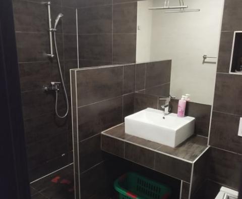 Apartament w Kastela na 1 linii do morza, wśród zieleni, na sprzedaż - pic 10