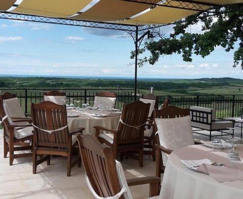 Moderní rodinný hotel s profesionální restaurací a panoramatickým výhledem v Buje, na prodej - pic 34