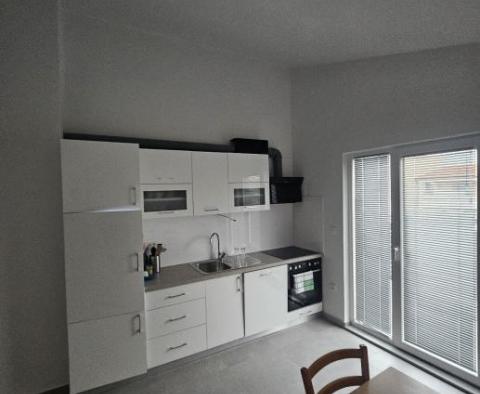 Dom z 3 apartamentami na wyspie Vir, 100m od morza, na sprzedaż - pic 10