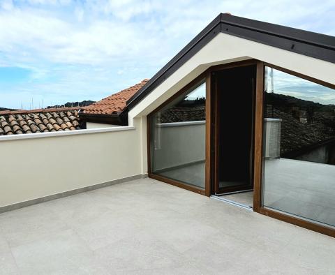 Maison unique à Vrsar avec vue sur la mer, à seulement 50 mètres de la mer, à vendre - pic 18