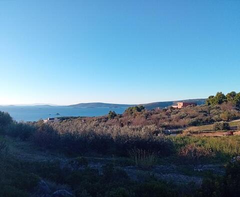 Städtisches Grundstück in der Gegend von Trogir, mit Meerblick, zu verkaufen - foto 7