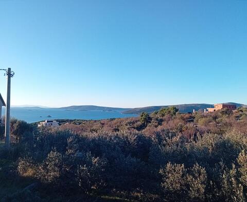 Städtisches Grundstück in der Gegend von Trogir, mit Meerblick, zu verkaufen - foto 8