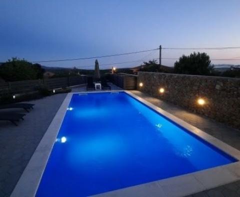 Rez-de-chaussée avec piscine à Krk, dans le village de Garica, à vendre - pic 22