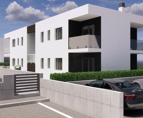 Appartement T2 au premier étage à Porec, à 1500 m de la mer, à vendre - pic 2