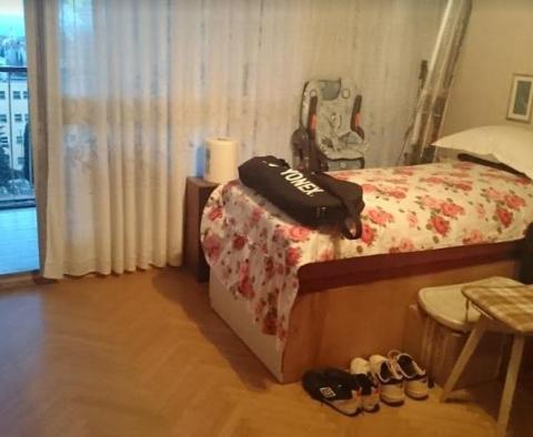 Bardzo atrakcyjny apartament z widokiem na morze w popularnej części Splitu-Spinut - pic 5