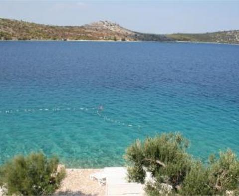 Wonderful location just 30 meters from the sea - house for sale in Grebastica, Sibenik area - pic 4