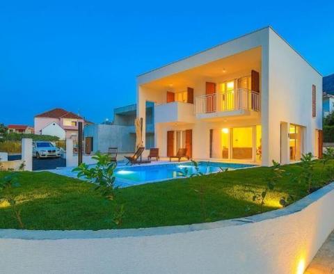 Seven new modern villas for sale in Kastela, Split - one is for sale! - pic 3