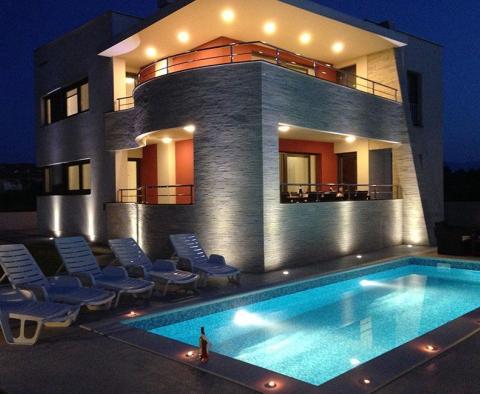 Rare modern villa in Zadar with sea views and swimming pool, 120 meters from the sea only - pic 2