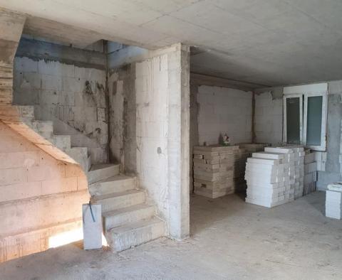 Investissement idéal - nouvelle villa moderne en bord de mer à Kastela - pic 27