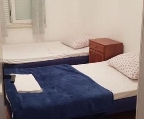 Mini-hotel 320m2 z 3 apartamentami i biurem, Ližnjan - pic 12