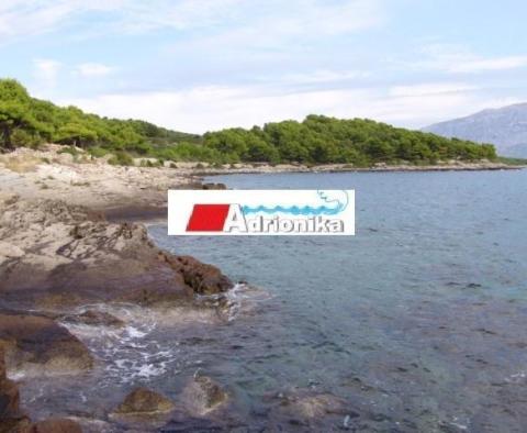 Einzigartige Villa am Wasser auf der Insel Brac auf 11.000 m2 Grundstück am Meer - foto 7