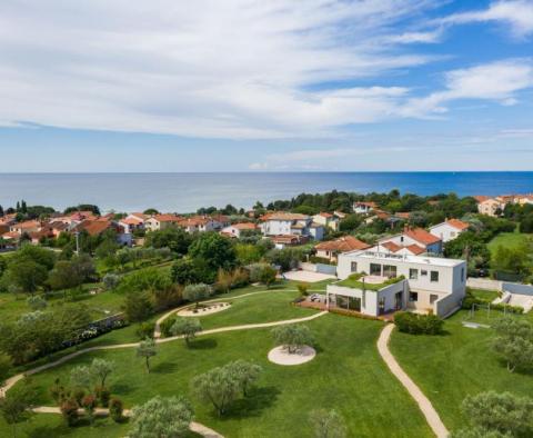 Egyedülálló luxus, modern villa tengerre néző kilátással Umag területén, 4956 nm-es földterülettel. - pic 2