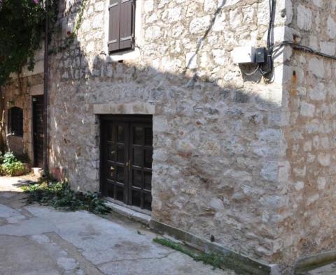 Stone house on Hvar in the centre of Jelsa - pic 2