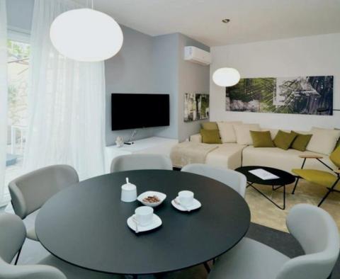 Fantastyczna nieruchomość turystyczna z 6 luksusowymi apartamentami przy piaszczystej plaży na Riwierze Opatija - pic 34