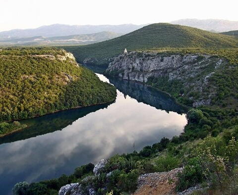 Propriété multifonctionnelle à vendre à Nemira près d'Omis, à seulement 50 mètres de la mer - pic 5