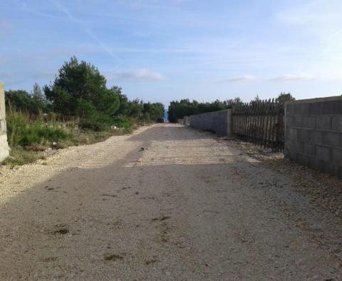 Baugrundstück zum Verkauf auf der Insel Vir, 100 Meter vom Strand entfernt, herrlicher Meerblick - foto 6