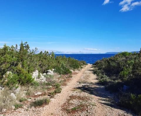 Exceptional beachfront land plot on Hvar island in Stari grad area - pic 2