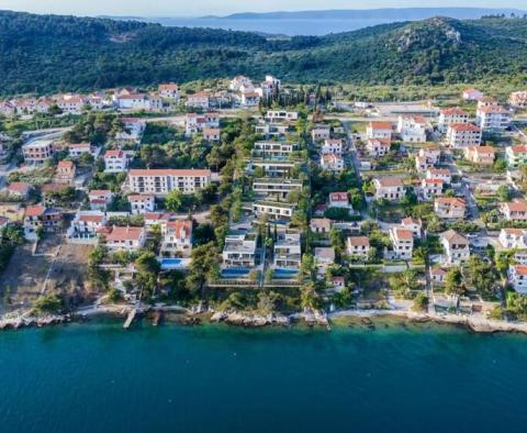 Villa moderne exceptionnelle au bord de l'eau avec piscine à débordement dans la nouvelle communauté de Ciovo - pic 9