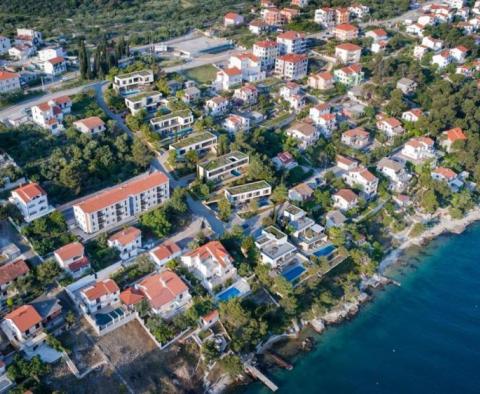 Villa moderne exceptionnelle au bord de l'eau avec piscine à débordement dans la nouvelle communauté de Ciovo - pic 10