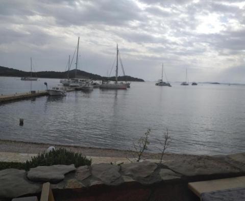 Einmalige Gelegenheit, 31.500 m² zu kaufen. Grundstück auf der Insel in der Nähe des Naturparks Kornati mit einem funktionierenden Restaurant und einem Yachthafen - foto 6