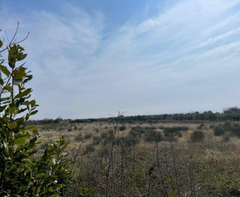 Städtisches Grundstück zum Verkauf in der Gegend von Umag - foto 2