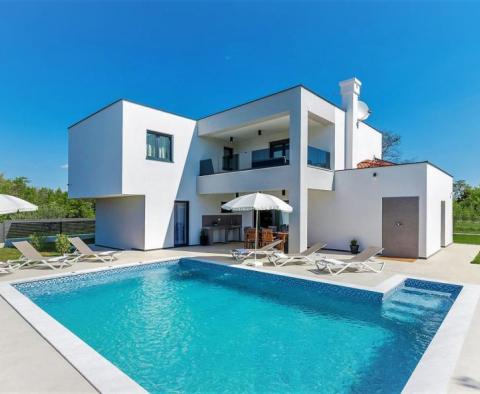 Bright looking villa with swimming pool in Marčana 