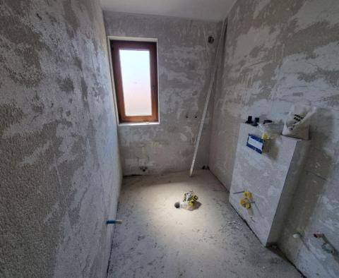 Second part of double house for sale in Kaštelir - pic 8