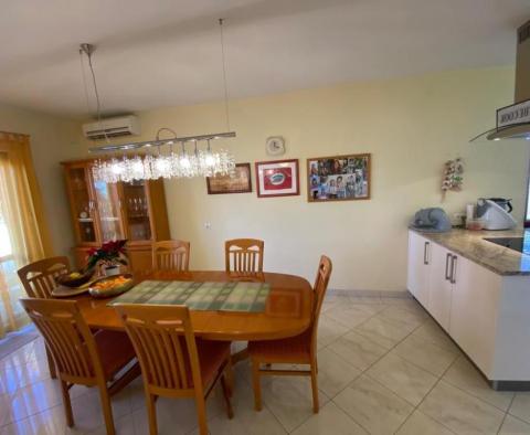 Dom apartamentowy w Pješčana Uvala, Medulin, zaledwie 250 metrów od morza - pic 8
