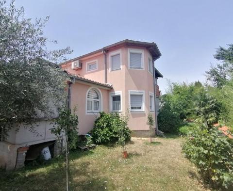 Two family houses offered in Sikici, Pula suburb 