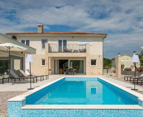 Villa bien pensée avec piscine dans le quartier de Labin, le rêve de René Descartes - pic 2