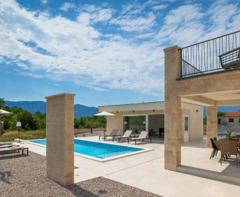 Villa bien pensée avec piscine dans le quartier de Labin, le rêve de René Descartes - pic 26