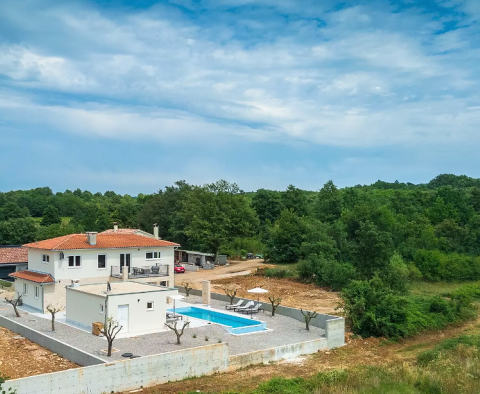 Villa bien pensée avec piscine dans le quartier de Labin, le rêve de René Descartes - pic 3