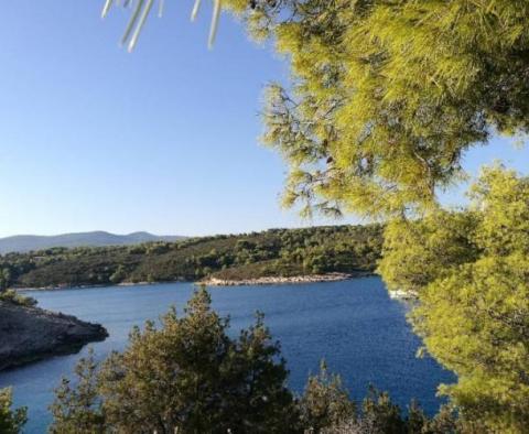 Huge waterfront land plot for sale on Hvar, over 3 ha (34113 sq.m.) - pic 3