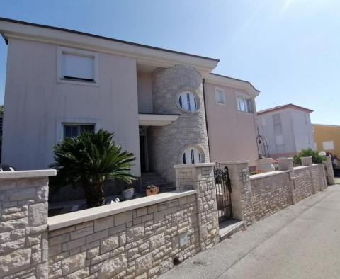 Impressive family house 200 meters from the sea in Medulin - pic 2