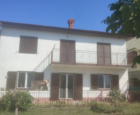 House for sale in Valdebek district of Pula 